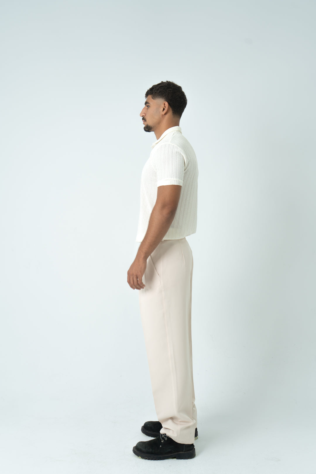 Beige pleated pants