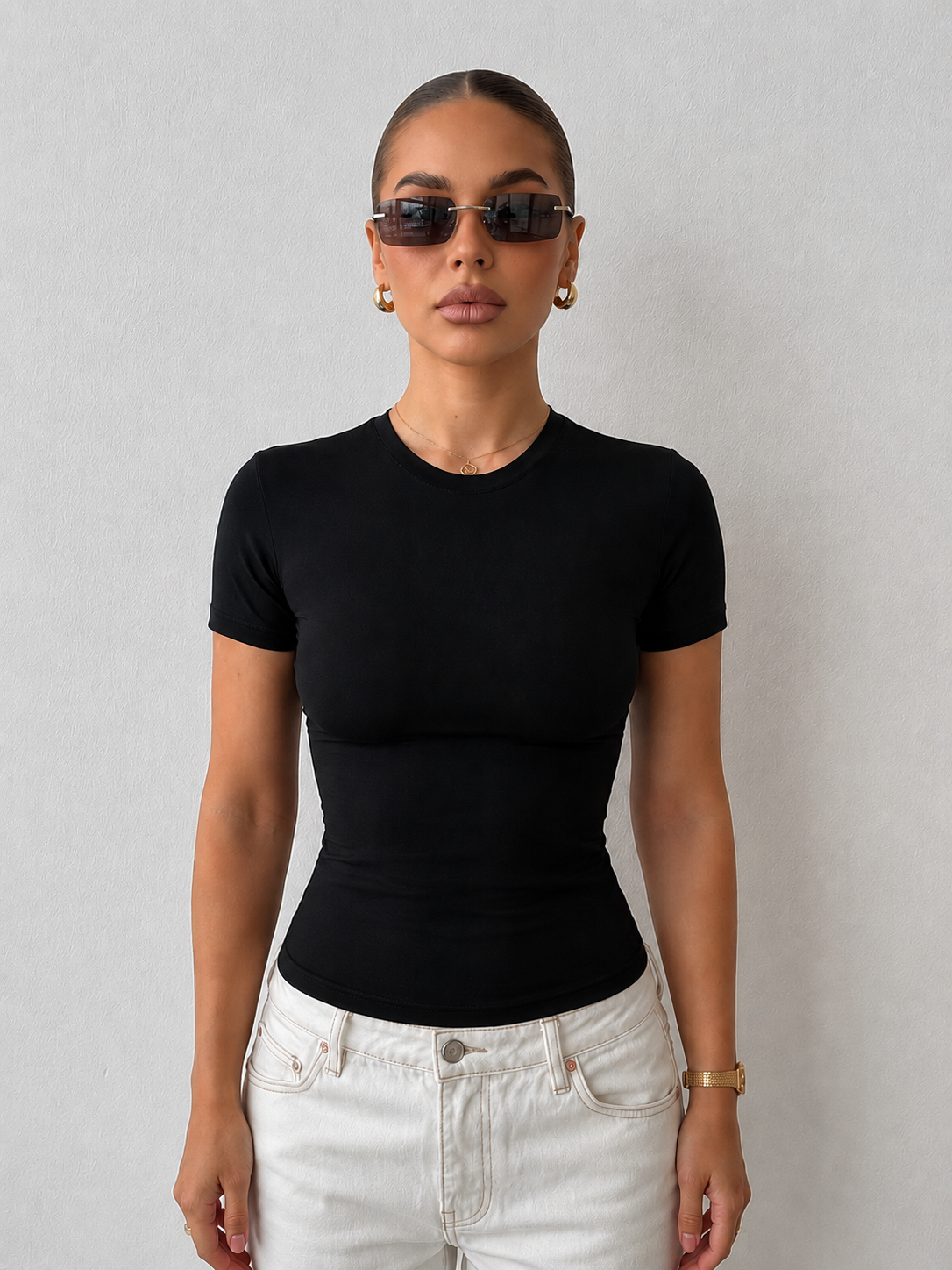 Contour Tee in black